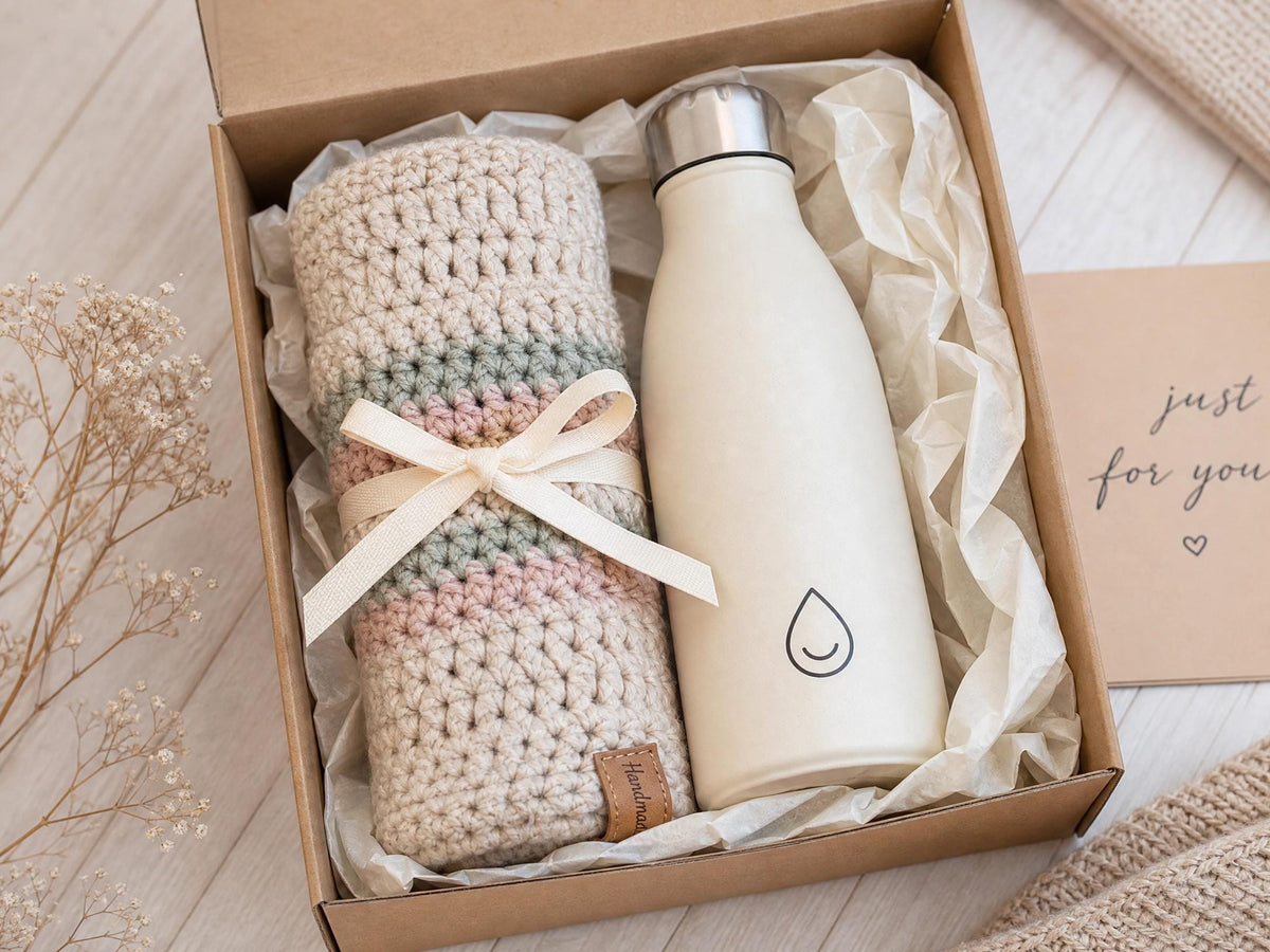 Vibrant Water Bottle Sling Crochet Pattern | Beginner Friendly V-Stitch Carrier (PDF Download)