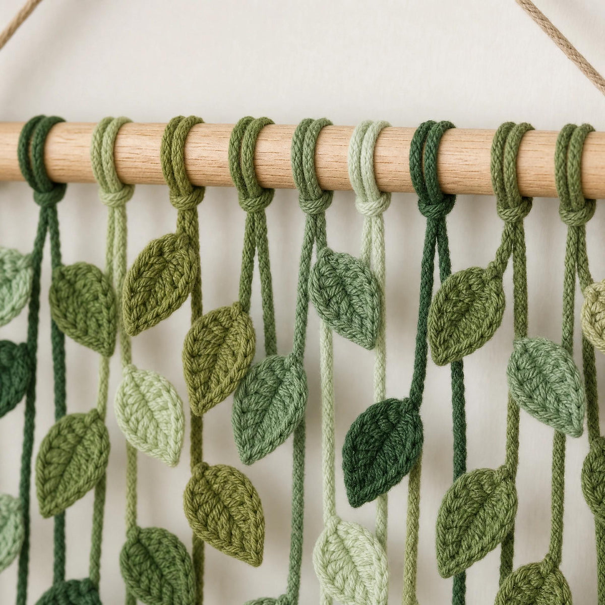 Trailing Leaf Vine Crochet Wall Hanging Pattern - Beginner-Friendly Boho Botanical Decor - Digital PDF
