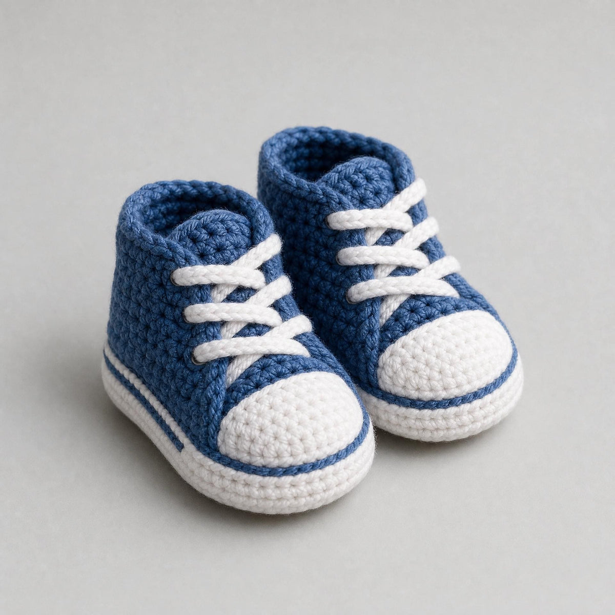 Little Trotters Sneaker Booties Crochet Pattern – Baby Tennis Shoe Style (Digital Download) EN , NL , IT + Video